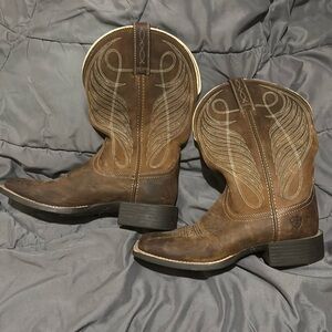 Ariat Womens Dark Brown square toed boots